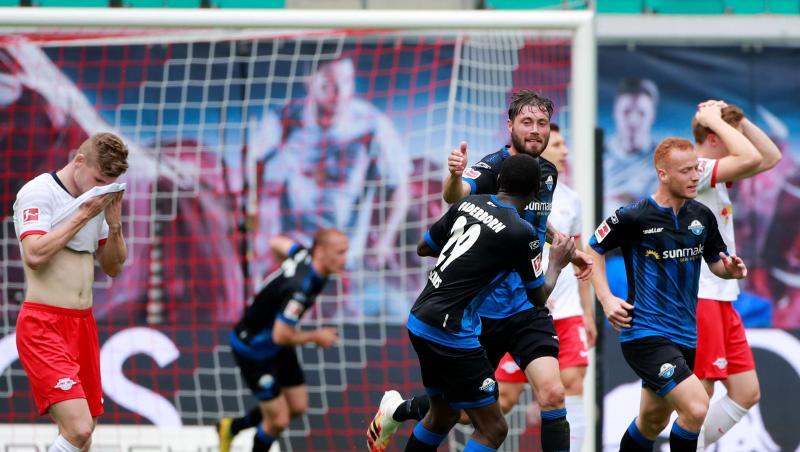 In der Nachspielzeit schafften die Paderborner noch den 1:1-Ausgleich. In der Nachspielzeit schafften die Paderborner noch den 1:1-Ausgleich.
