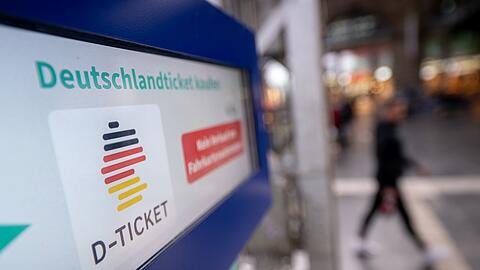 Achtung Falle beim beliebten Deutschlandticket: Bahnkunden müssen der Preiserhöhung, die 2025 kommt, zustimmen, MVG- und MVV-Kunden nicht.