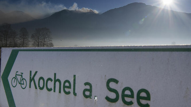 Zwei Münchner haben am Jochberg ein Inferno ausgelöst. Die Bilder vom Waldbrand.