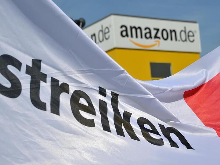 Das Archivfoto zeigt den Amazon-Standort in Bad Hersfeld.