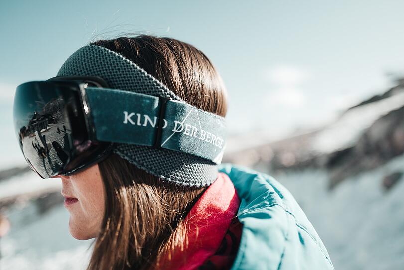Die neuen Skibrillen mit den Prints &bdquo;Puderzucker Crew&ldquo; und &bdquo;Kind der Berge&ldquo;