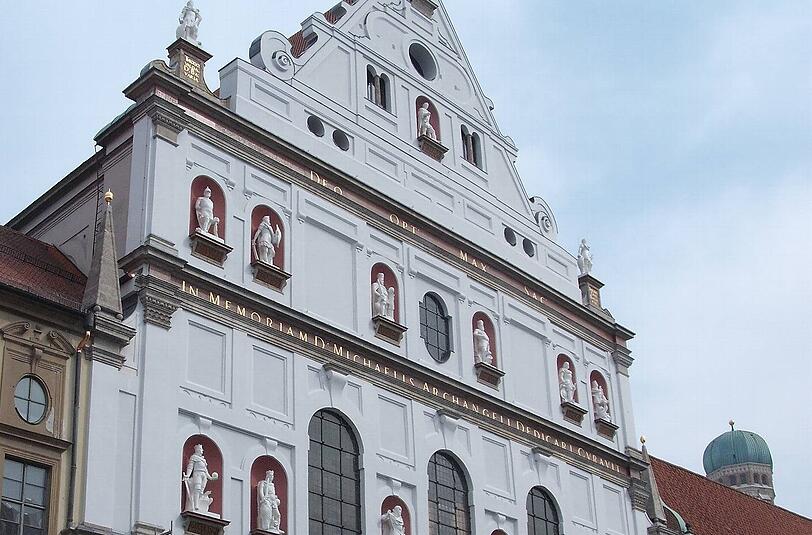 In der Michaelskirche gibt's am Feiertag ein Orgelkonzert.