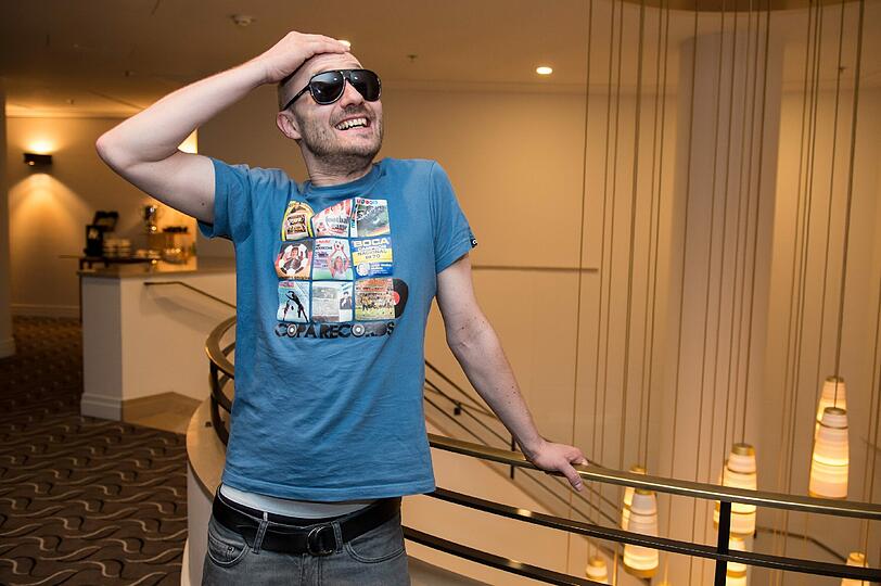 Gut gelaunt, aber noch etwas müde (deshalb die Sonnenbrille): Paul Kalkbrenner im "Charles".