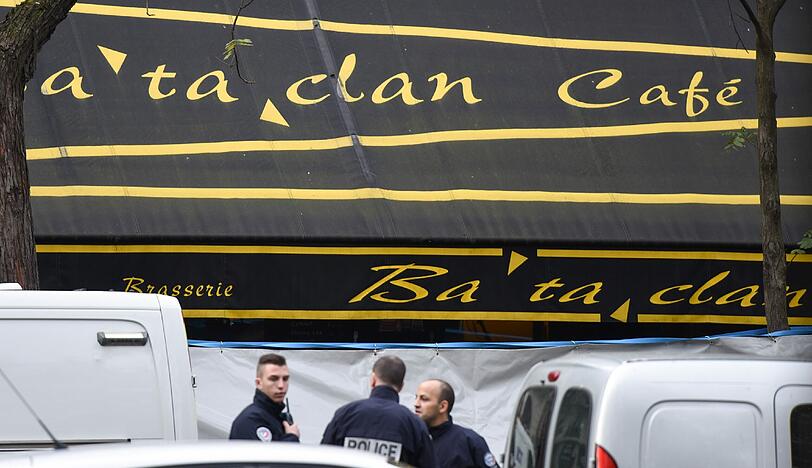 Trauer in und um Paris. Die Bilder nach der Serie von der Terroranschlägen.