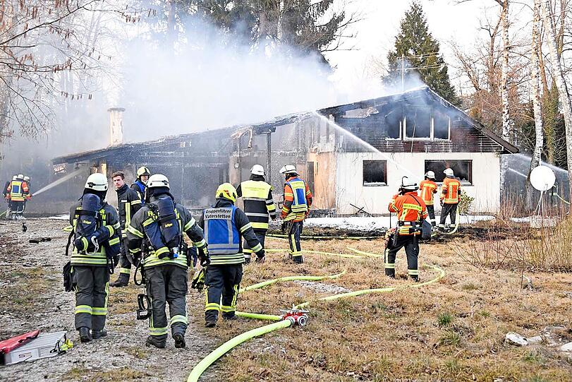 Das leerstehende Einfamilienhaus brannte komplett aus.