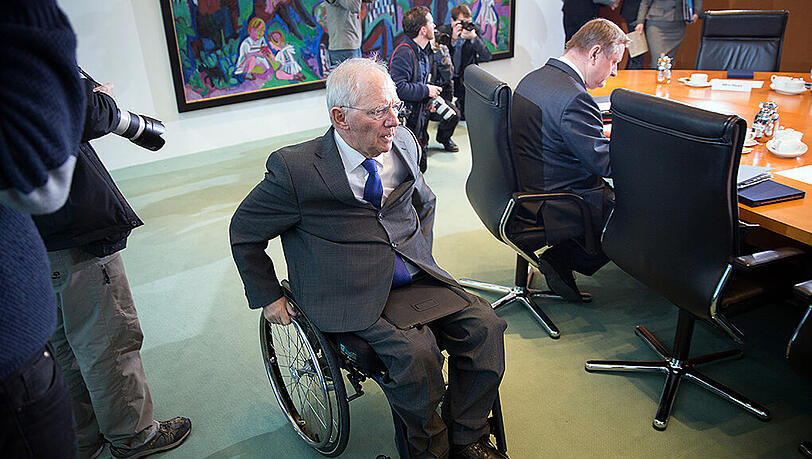 Bundesfinanzminister Wolfgang Schäuble ist von einem griechischen Comedian beleidigt worden. Bundesfinanzminister Wolfgang Schäuble ist von einem griechischen Comedian beleidigt worden.