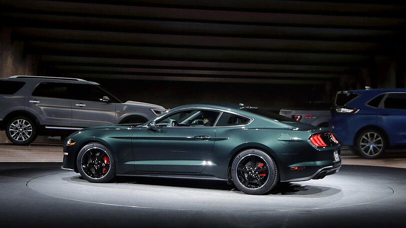 Ford präsentierte den Mustang Bullit. Und stellte einen alten Mustang daneben.