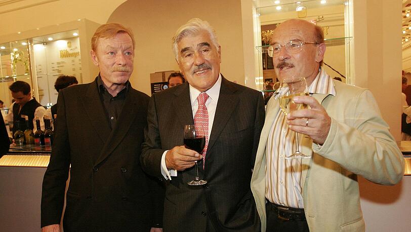 "Die Blechtrommel" hat sie zusammengebracht:
Regisseur Volker Schlöndorff und Mario Adorf. "Die Blechtrommel" hat sie zusammengebracht:
Regisseur Volker Schlöndorff und Mario Adorf.