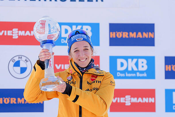 Franziska Preuß gewann in der Saison 2024/25 den Gesamt-Weltcup. Franziska Preuß gewann in der Saison 2024/25 den Gesamt-Weltcup.