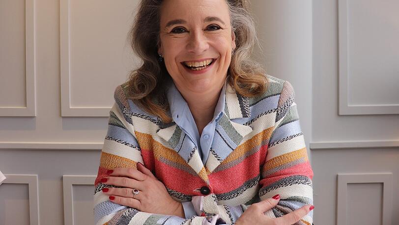 Catrin Bartenbach ist Etikette- und Adelsexpertin. Auch sie h&auml;lt die Ger&uuml;chte um das Grab der Queen f&uuml;r frei erfunden.