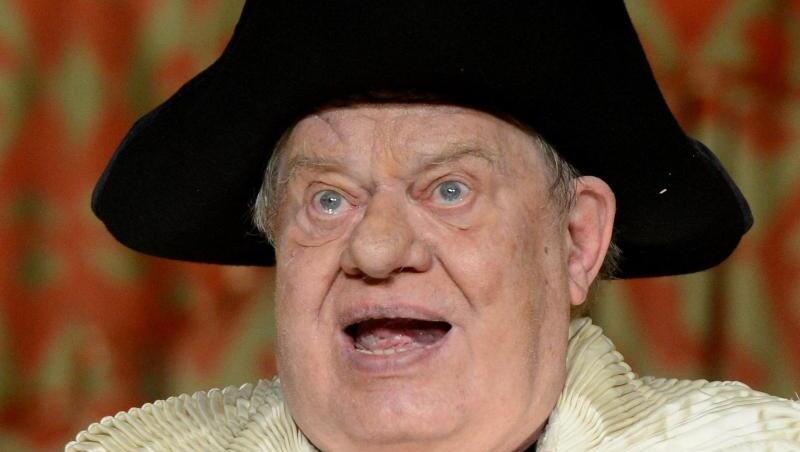 Volker Spengler, hier als Meister Simon in "Der Geizige" nach Moliere, war ein Schauspiel-Schwergewicht. Volker Spengler, hier als Meister Simon in "Der Geizige" nach Moliere, war ein Schauspiel-Schwergewicht.