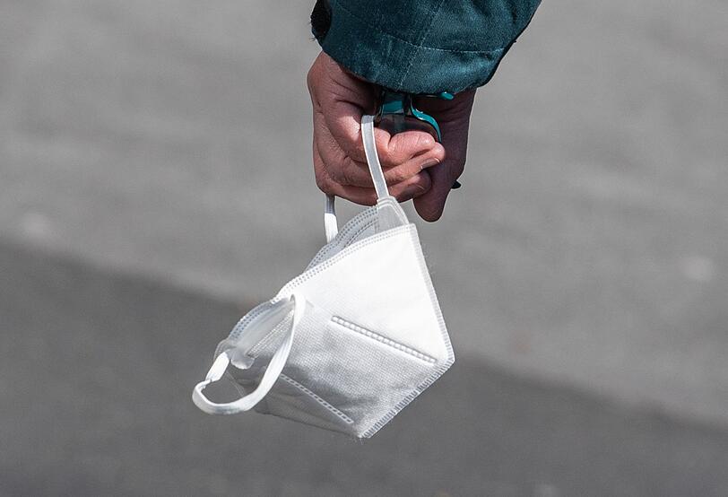 Während der Corona-Pandemie sollten Masken helfen, die Infektion des Virus zu verhindern.
