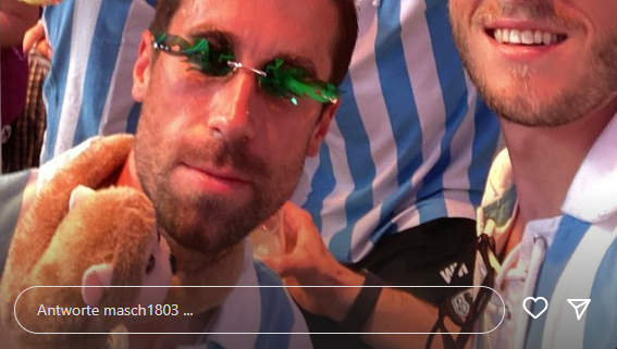 Marius Willsch, der seine Karriere beendet postet auf Instagram ein Party-Foto aus Mallorca mit der Aufschrift "The Last Dance" Marius Willsch, der seine Karriere beendet postet auf Instagram ein Party-Foto aus Mallorca mit der Aufschrift "The Last Dance"