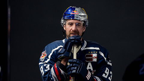 Urgestein am Oberwiesenfeld in neuer Rolle: Maximilian Kastner spielt seit M&auml;rz 2015 f&uuml;r den EHC Red Bull M&uuml;nchen, seit dieser Saison l&auml;uft er als Verteidiger auf.