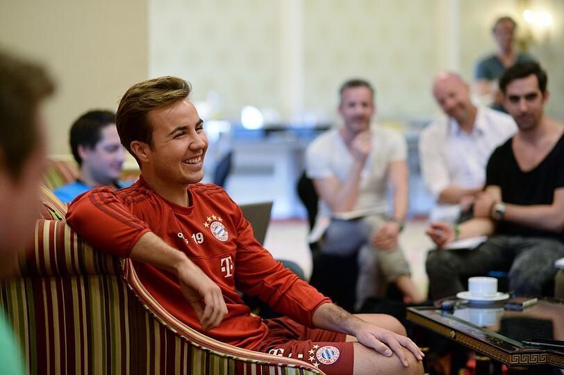 Mario Götze im Trainingslager in Dubai. Dort stellte er sich den Fragen von Journalisten - auch zu seinem möglichen Wechsel nach Liverpool.