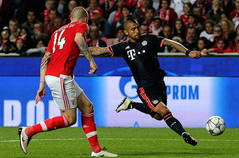 Hinein mit Schwung: Arturo Vidal beim so wichtigen Ausgleichstreffer zum 1:1 gegen Benfica nach 38 Minuten.