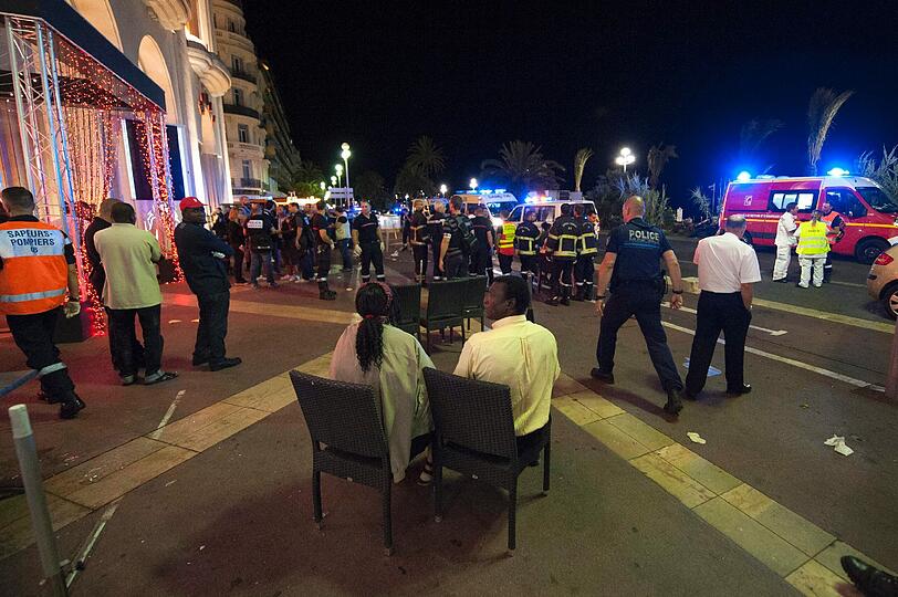 Wieder muss Frankreich nach einem Anschlag Dutzende Todesopfer beklagen - die Bilder aus Nizza.