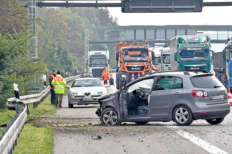 Nach dem schweren Unfall war die A99 zwischen Haar und dem Kreuz München-Nord für mehrere Stunden gesperrt.