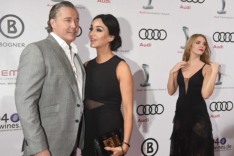 Verona Pooth kam mit Ehemann Franjo.