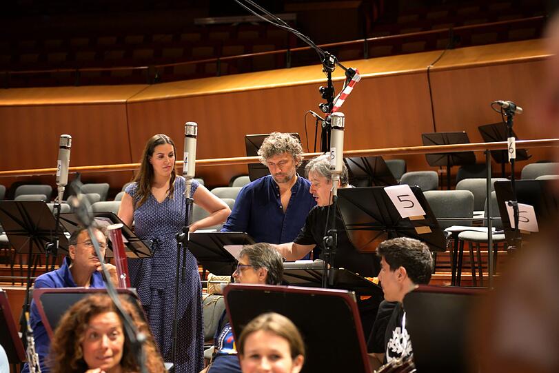 Jonas Kaufmann und der Sopranistin Federica Lombardi bei den Aufnahmen für Verdis &bdquo;Otello&ldquo; in Rom.