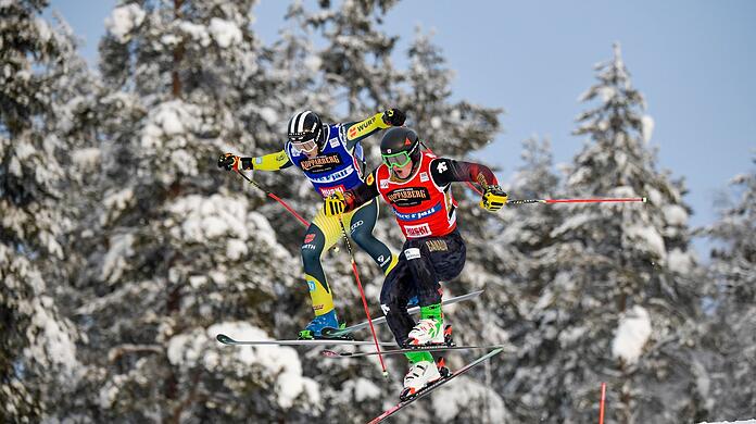 Reece Howden (l) aus Kanada und Niklas Bachsleitner aus Deutschland in Aktion.