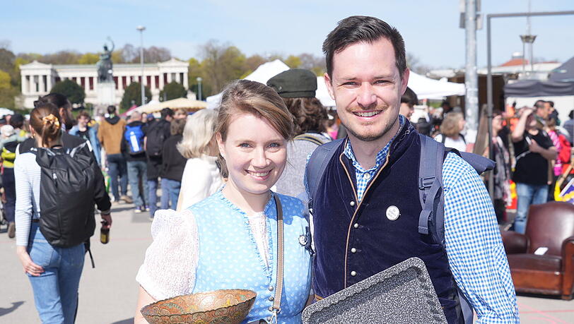 Julia und Max Schmalzbauer haben eine Deko-Schale und ein Backblech ergattert. Julia und Max Schmalzbauer haben eine Deko-Schale und ein Backblech ergattert.
