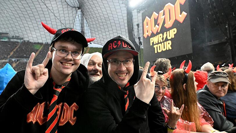 Das Publikum im Olympiastadion Das Publikum im Olympiastadion