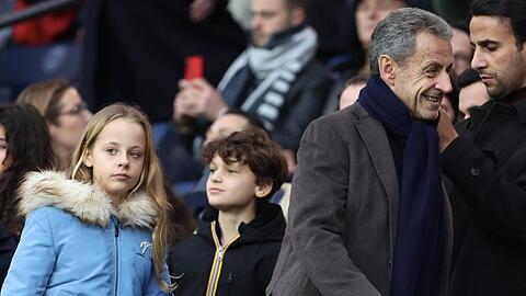 Der ehemalige französische Präsident Nicolas Sarkozy mit seiner jüngsten Tochter Giulia.