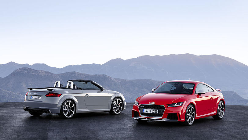 Audi zeigt in Peking als Weltpremieren das TT RS Coupé und den TT RS Roadster mit jetzt 400 PS. Audi zeigt in Peking als Weltpremieren das TT RS Coupé und den TT RS Roadster mit jetzt 400 PS.