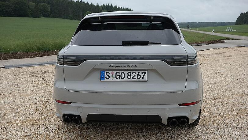Eleganter Abgang: Seine Power zeigt der GTS mit vier Auspuff-Endrohren.