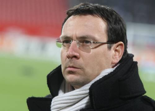 Mit Trainer Oenning auf einer Wellenlänge: Club-Manager Martin Bader.