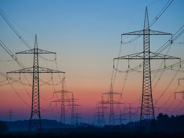 Im Zuge der Energiewende müssen noch Tausende Kilometer Leitungen neu gebaut oder umgebaut werden.