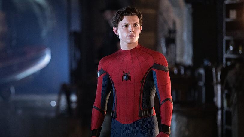 "Spider-Man: Far from Home": Auf Klassenfahrt nach Europa muss Peter Parker (Tom Holland) in sein Spider-Man-Kostüm schlüpfen, um die Welt vor den Elementals zu retten.