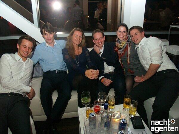 &bdquo;After Work - über den Dächern von München&ldquo; in der Skylounge (Dienstag, 26.10.2011). Noch
mehr Fotos gibt es unter www.nachtagenten.de.