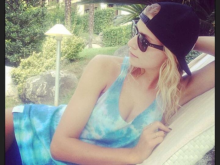 Lena Gercke genießt die Sonne
