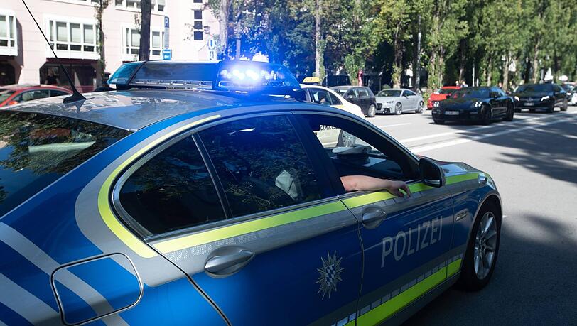 Mit mehreren Streifen war die Polizei im Einsatz (Symbolbild). Mit mehreren Streifen war die Polizei im Einsatz (Symbolbild).