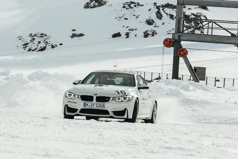 Rutschige Angelegenheit: Bei der Driving Experience von BMW am Gletscher bei Sölden geht es darum, das Fahrzeug mit und ohne elektronische Helfer im Griff zu haben.