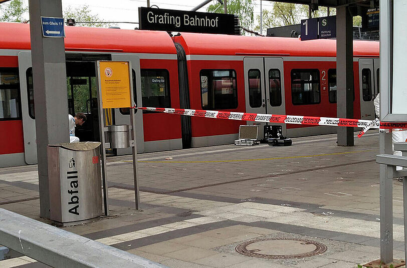 Tödliche Messerstecherei in Grafing-Bahnhof. Die Bilder vom Tatort.