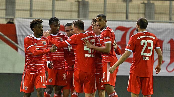 Der FC Bayern trennt sich im Testspiel von RB Salzburg mit 4:4.