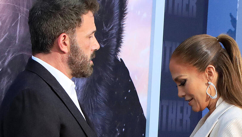 Ben Affleck und Jennifer Lopez auf dem roten Teppich Ben Affleck und Jennifer Lopez auf dem roten Teppich