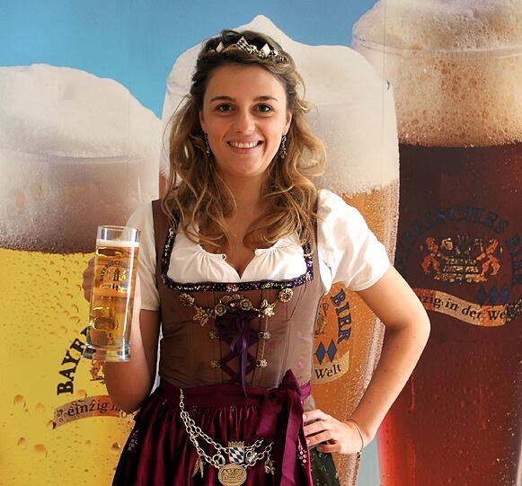 Jahrespressekonferenz der bayerischen Brauwirtschaft im Brauerhaus über die Entwicklung der Absatzzahlen 2011 . Bierkönigin Barbara Stadler.