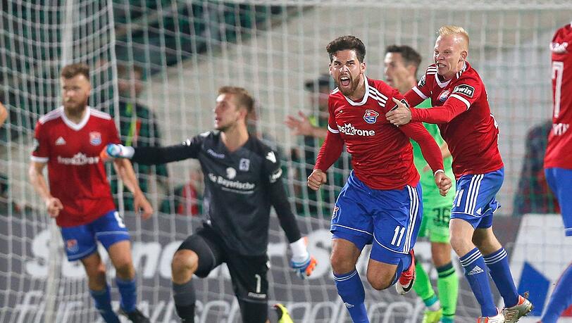 Sein vielleicht wichtigstes Tor im Haching-Dress: Gegen die Löwen erzielt Stefan Schimmer in der Nachspielzeit den Ausgleich, Sascha Bigalke (r.) feiert mit. Sein vielleicht wichtigstes Tor im Haching-Dress: Gegen die Löwen erzielt Stefan Schimmer in der Nachspielzeit den Ausgleich, Sascha Bigalke (r.) feiert mit.