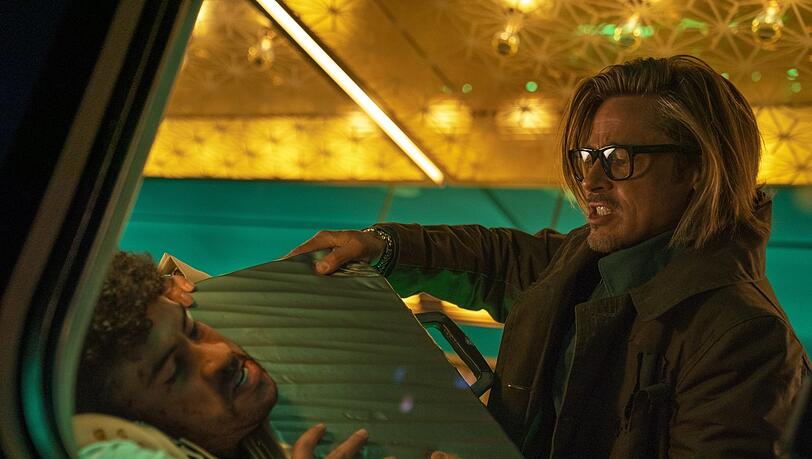 Tarnname "Ladybug" - also Marienkäfer: Brad Pitt (re.) als auftragsmüder Auftragskiller ohne Schusswaffe, dafür mit anderen Raffinessen.