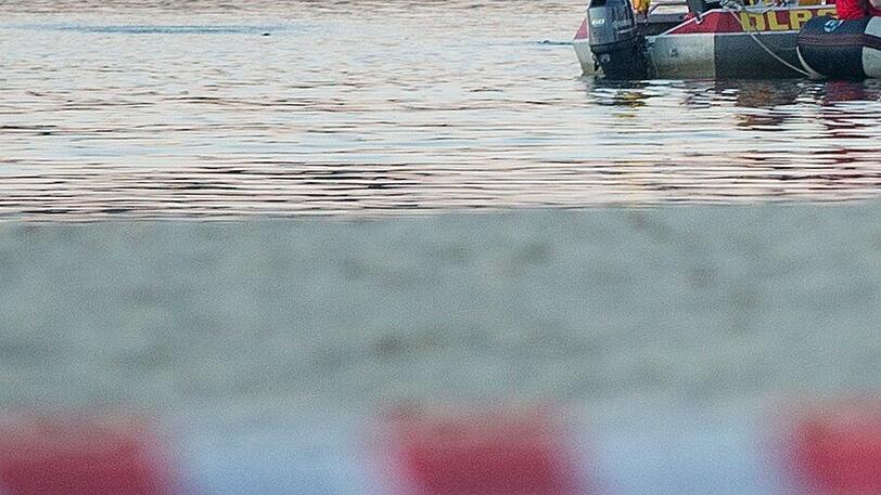 Die Freunde des 21-Jährigen hatten die Rettungskräfte verständigt. (Symbolbild)
