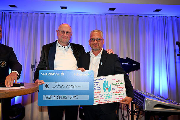 Prof. Dr. med. Matthias Anthuber und Simon Fisher