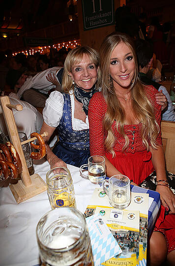 Christa Kinshofer und Alana