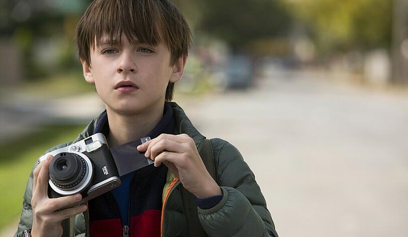 Henry (Jaeden Lieberher) ist überzeugt, dass das Nachbarsmädchen missbraucht wird.