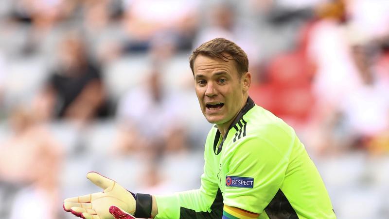 Trägt eine Kapitänsbinde in Regenbogenfarben: Deutschlands Torhüter Manuel Neuer.