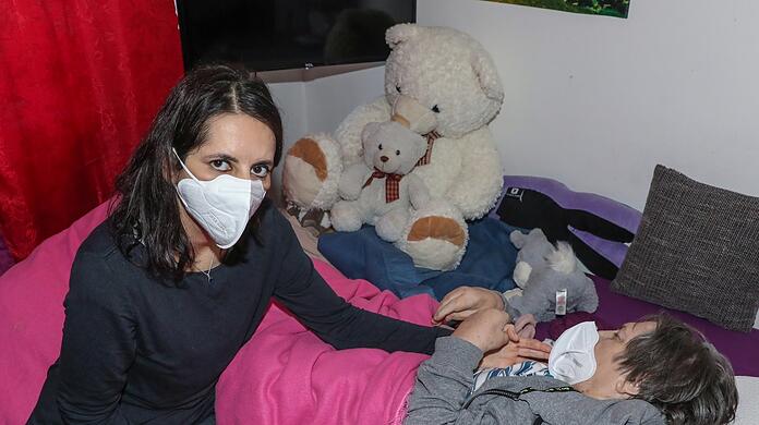 19 Monate hat Krankenschwester Marina O. neben ihrem Vollzeitjob noch die Mutter gepflegt. Terezija O. (77) war seit einer Covid-Infektion ein Pflegefall.