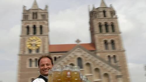 Maßkrüge und Kirchtürme: Rainer Maria Schießler